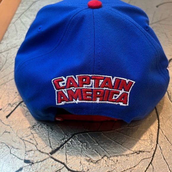 MARVELS CAPTAIN AMERICA SNAPBACK HAT. BRAND NEW. ONE SIZE FITS ALL - Picture 6 of 8